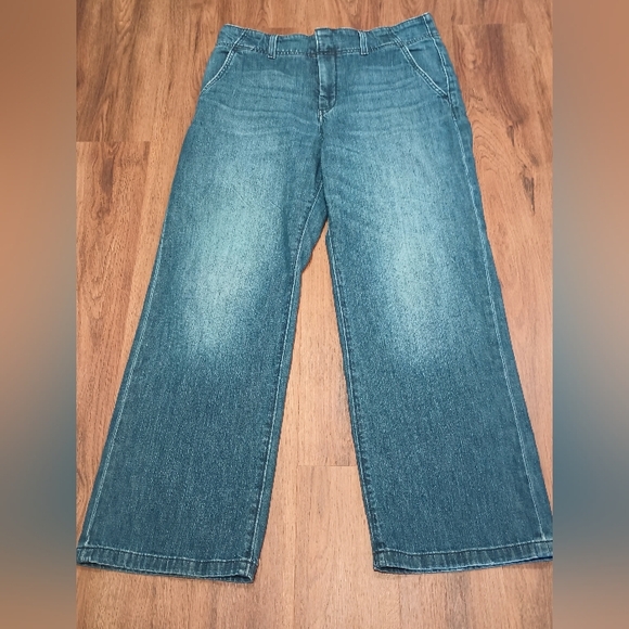 Anthropologie Denim - Pilcro Wide Leg Flared Jeans in Medium Blue Wash Size 30